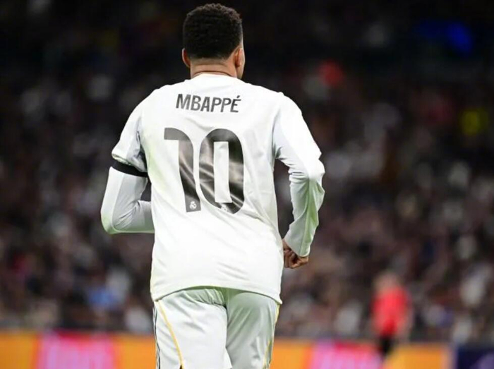 开云体育官网-姆巴佩伤愈随皇马出征欧冠次回合，或替补登场|基利安·姆巴佩|曼城|西班牙超级杯|皇家马德里|巴塞罗那_新浪体育_新浪新闻