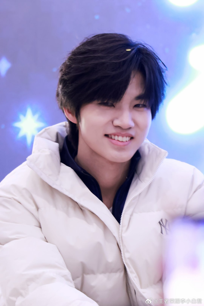 开云体育官网-钎城昨日赛场碎片曝光，站姐愚人节团建引热议|钎城-周诣涛|线下活动_新浪体育_新浪新闻