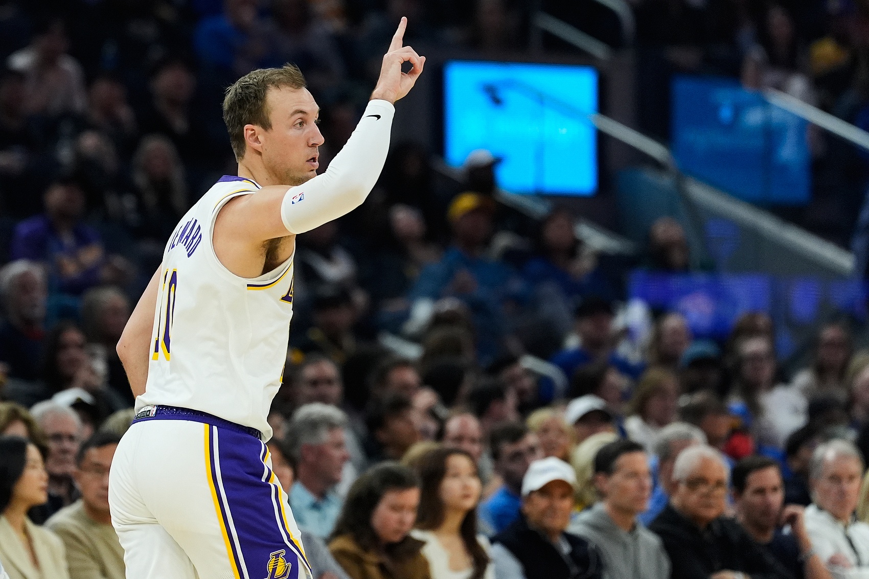 开云体育下载-雷迪克：今晚我们努力让肯纳德更多的从无球去接球 蒂米打得很棒